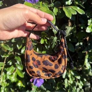 BAGGU Crescent Charm in Leopard Print
